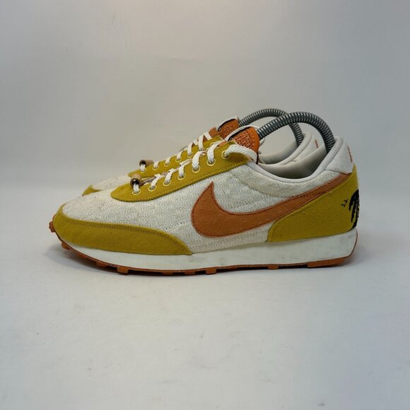 Nike DM7605-101 Wmns Dbreak SE Sun Club Sail Hot Curry Women Size 8 Sneaker - Picture 1 of 10